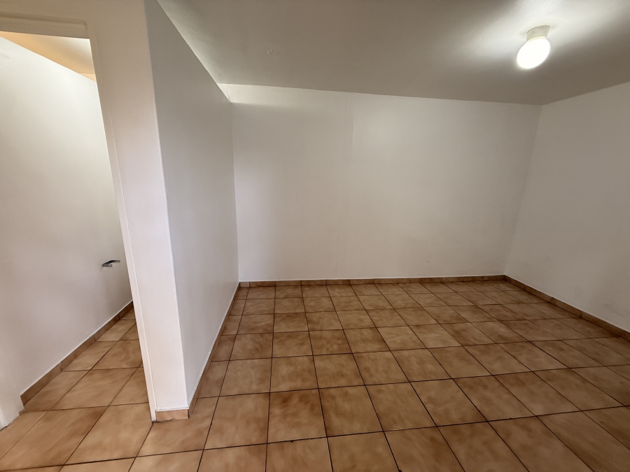 To Let Commercial Property for Rent in Parow Industrial Western Cape